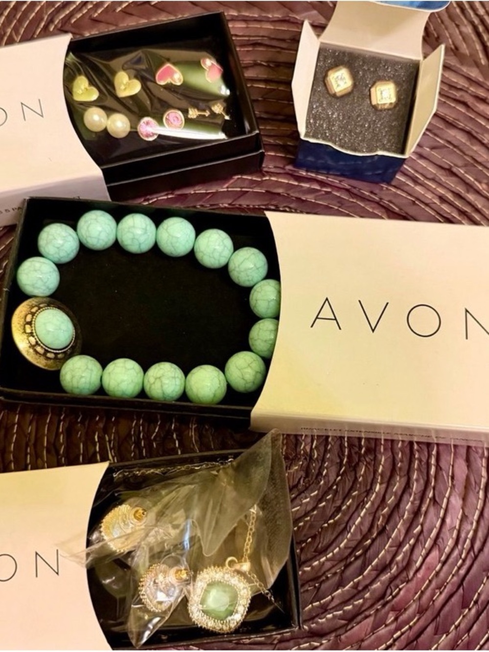 AVON Jewelry LOT OF 4 NEW ITEMS! PLUS, ADDING 1 MORE ITEM FREE!!